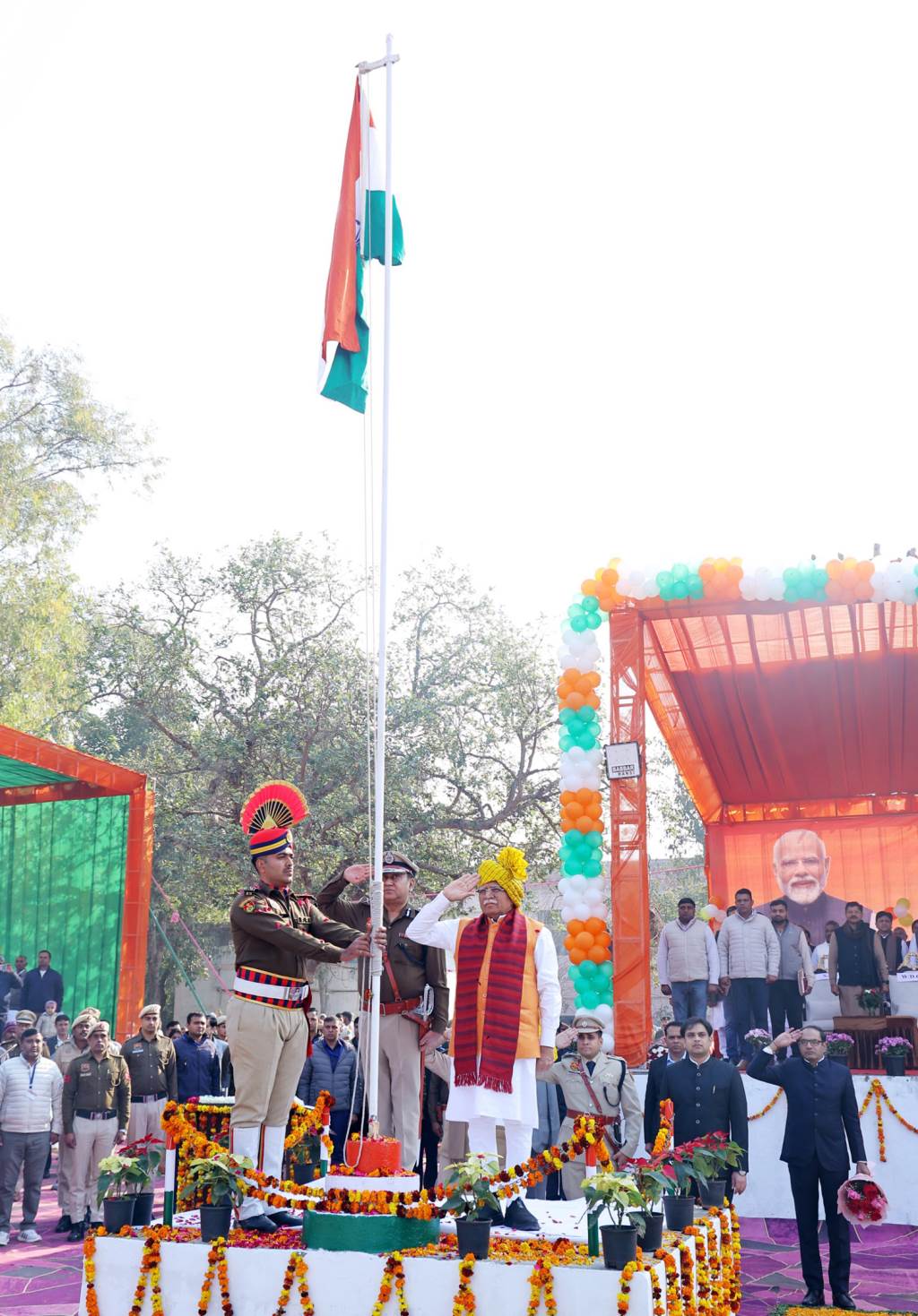 First district level Republic Day celebration held in Hansi Union Minister Manohar Lal hoisted the national flag Tricolour
